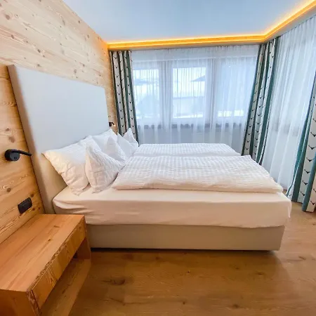 Apartment Lares Garden House *