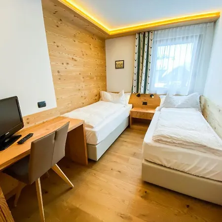 Apartment Lares Garden House *