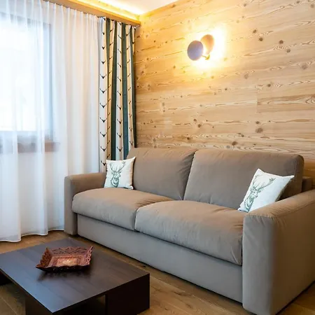 Apartment Lares Garden House *
