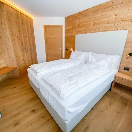 Lares Garden House Apartment