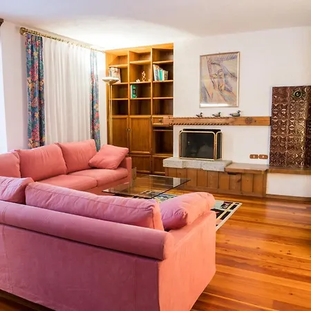Lares Garden House *