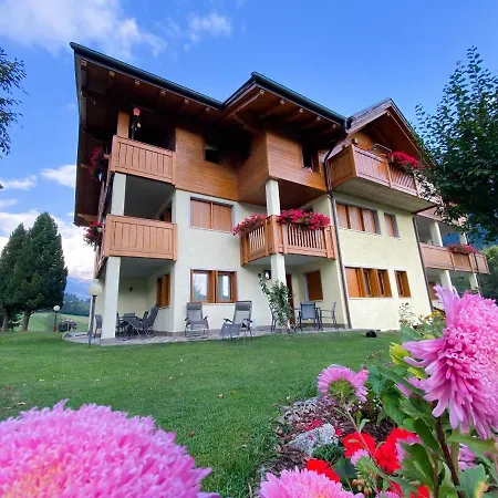 Lares Garden House Apartment Madonna di Campiglio