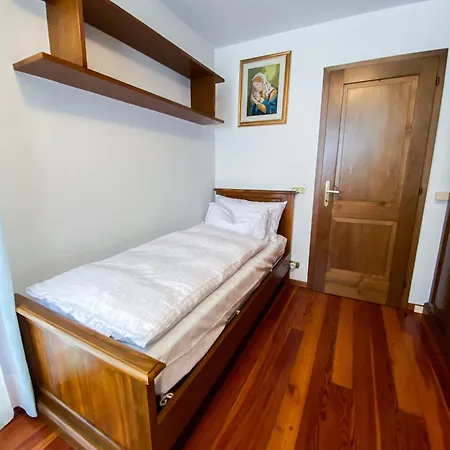 Apartment Lares Garden House Madonna di Campiglio