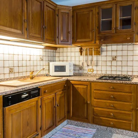 Apartment Lares Garden House