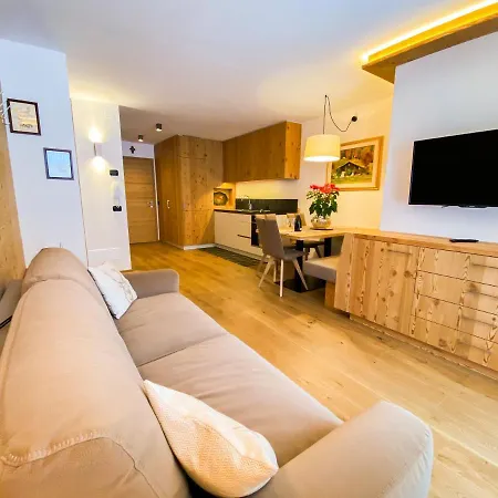 Appartement Lares Garden House Madonna